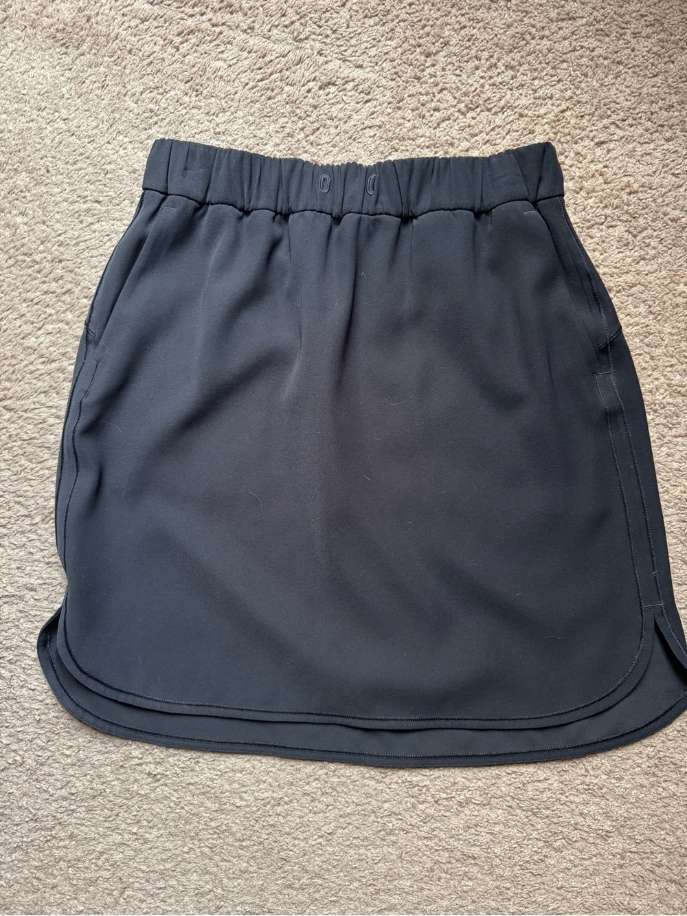 Lululemon black skirt size 10